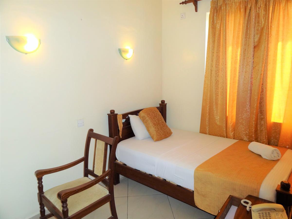 Regency Park Hotel Mombasa Exterior foto